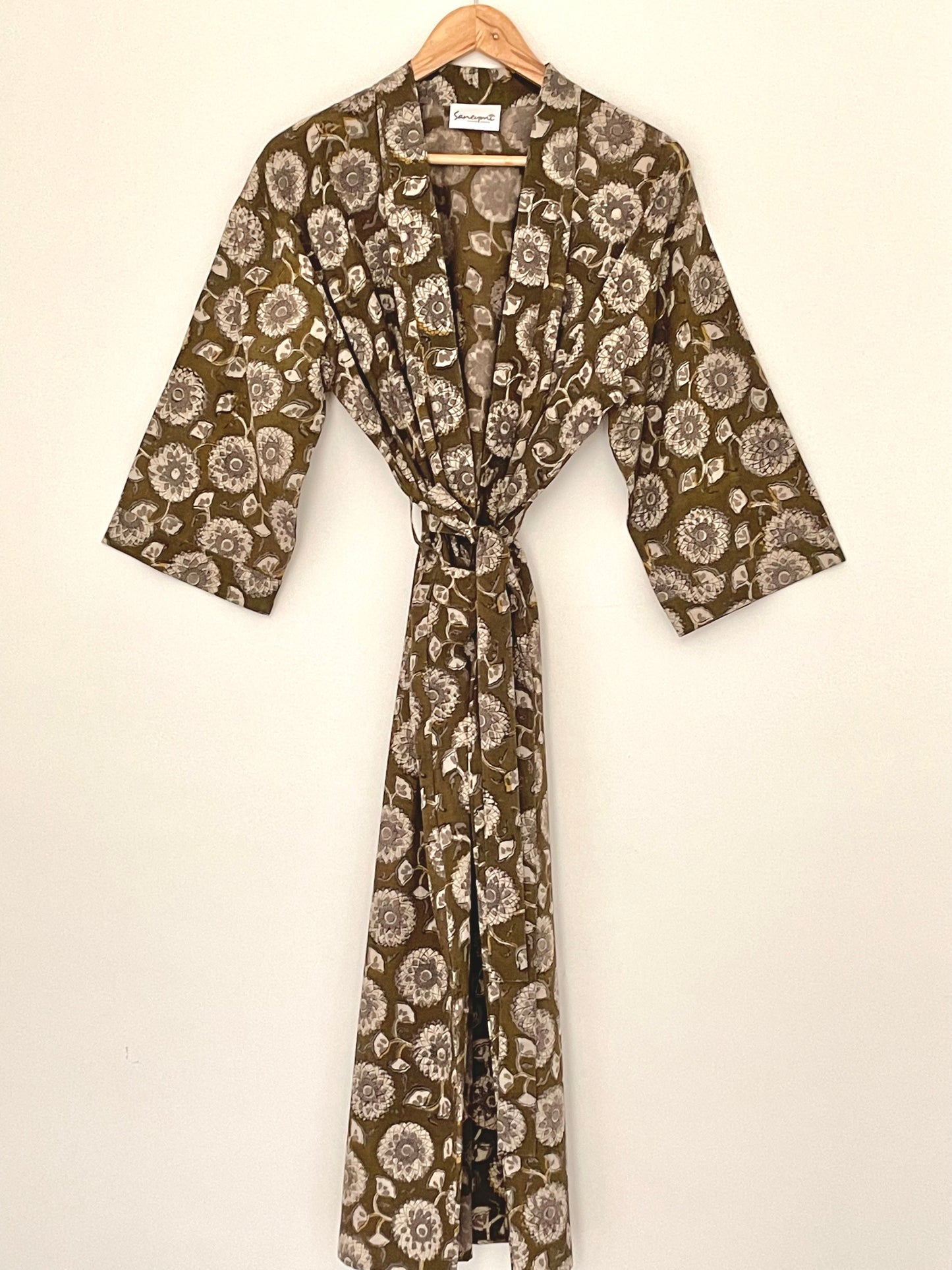 Guldaudi Robe