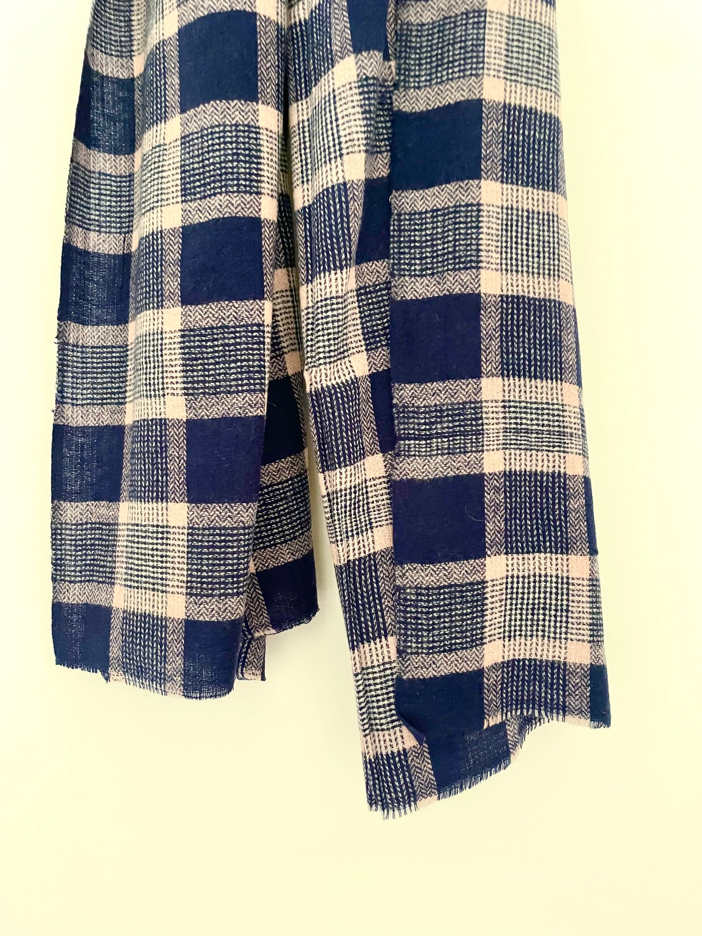 Hanloomed Soft Wollen scarf - Blue