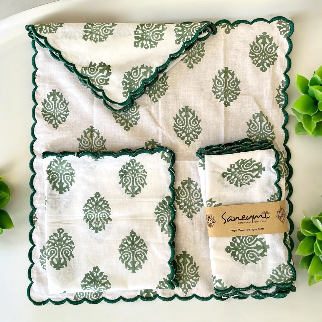Scalloped White cotton Napkins - Green Bouta