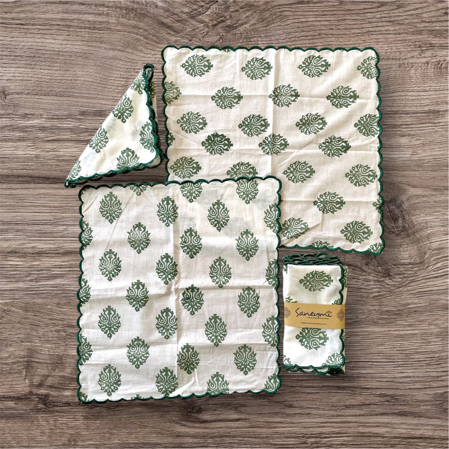 Scalloped White cotton Napkins - Green Bouta